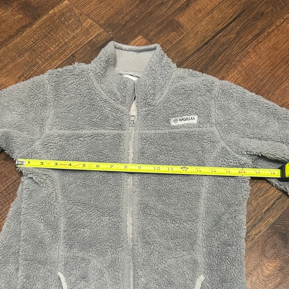 Magellan Outdoors Junior Girls Soft Fuzzy Gray Jacket - Picture 7 of 11